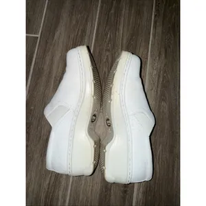 Klogs Womens Naples White Leather 9.5 Clog Nursing Shoes Closed Back Slip On thumbnail 9