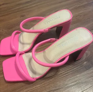 Michael Shannon Pink Heels thumbnail 1