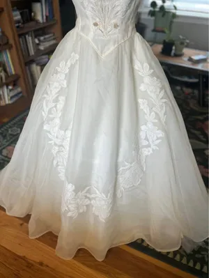 Beautiful 1940’s-1950’s Wedding Dress thumbnail 7