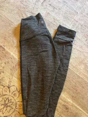 Lululemon size 4 grey 28” leggings thumbnail 2