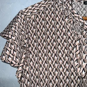 Adrianna Papell Tan Geo Print Stretch Knit Retro Ruffle Sleeve Tie Neck Blouse S thumbnail 4