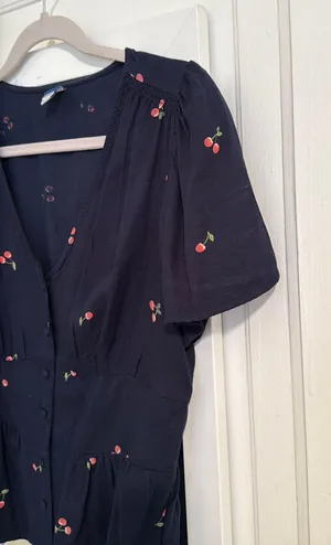 Old Navy Top thumbnail 4