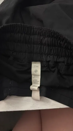 Lululemon Hotty Hot 4" size 2 thumbnail 3