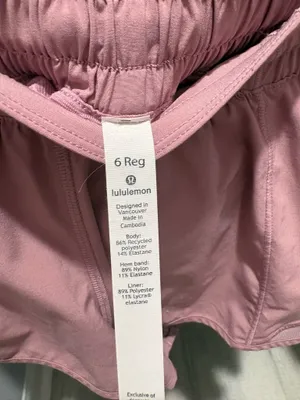 Lululemon Hotty Hot Shorts 2.5" thumbnail 4