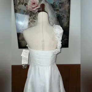 Elegant New Fiesta Organza White One-Shoulder Wedding Gown! thumbnail 6
