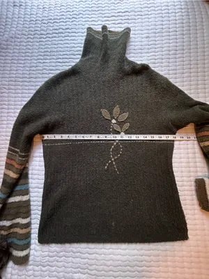 Vintage B. Moss Olive Green Beaded Turtleneck Sweater Size Small thumbnail 5