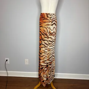Pretty Little Thing - Tiger Printed Lined Mesh Maxi Skirt thumbnail 5