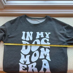 NWOT Dog Mom Sweatshirt Gray Size M thumbnail 6
