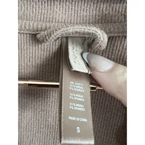 Skims Woman’s Pajama Top Size S Long Sleeve Button Up‎ Brown Ribbed Collared thumbnail 3