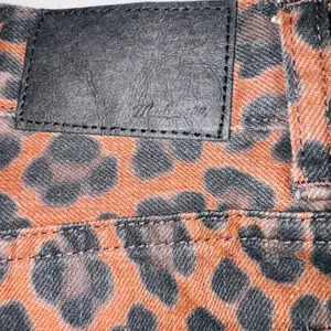 Madewell Leopard Print Low Slung Baggy Jeans NWT Size27 Sold Out Statement Jeans thumbnail 10