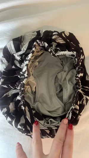 Lululemon Shorts Hotty Hot thumbnail 5