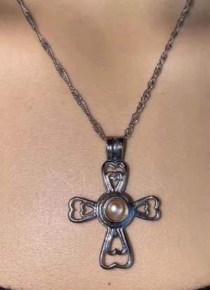 NEW Cross Necklace thumbnail 1