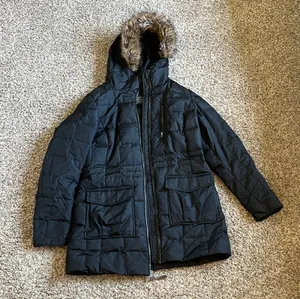 Women’s winter coat thumbnail 1