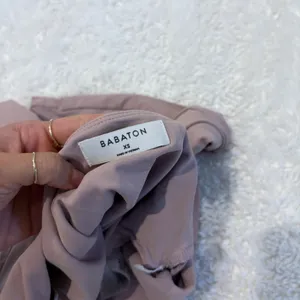 Aritzia Babaton Contour Womens XS Long Sleeve Dusty Preppy College Minimalist thumbnail 5