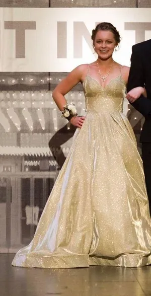 Gown thumbnail 2