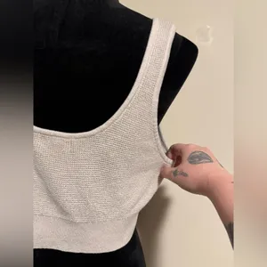 EUC H&M Beige Waffle Knit Crop Too size XL thumbnail 6
