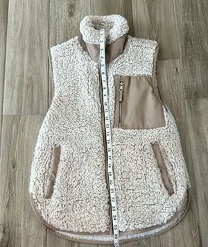 Abercrombie & Fitch vest thumbnail 3