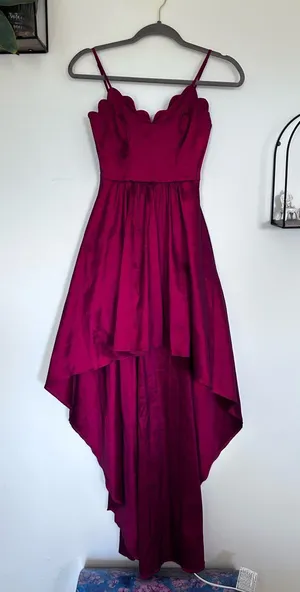 Windsor Burgundy Scalloped V Neck High Low Formal Dress Size 1/2 thumbnail 1