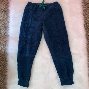 Charlotte Russe Blue Plush Two Piece Pajama Set with Crop Top and Joggers thumbnail 4