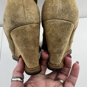 Kate Spade Size 7 Wedge Booties Saundra Tan Suede Lace Up Boots New York Fall thumbnail 10