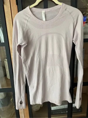 Lululemon Swiftly Tech Long Sleeve Crew tee thumb holes Smoky Blush porcelain thumbnail 7