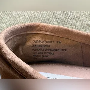 Steve Madden Beige Famed Suede Leather Slip On Loafer Chain Accents thumbnail 10