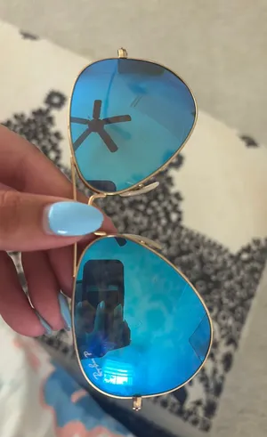 Ray-Ban Sunglasses thumbnail 1