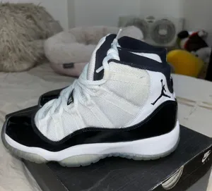 Air Jordan 11s thumbnail 4