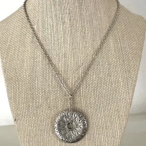 Silver tone pendant necklace thumbnail 1