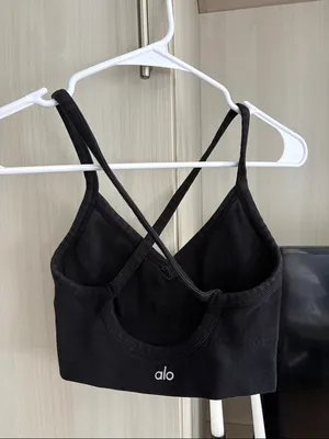 ALO Yoga | Seamless Sports Bra thumbnail 3
