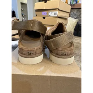 UGG Goldenstar Clogs featuring a chestnut suede Size 5.5 thumbnail 5