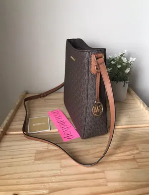 Michael Kors Purse thumbnail 3