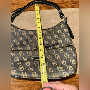 Dooney & Bourke Y2K Black and Tan Monogram Shoulder Bag thumbnail 13