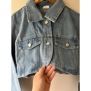 Tilly's Sz M Cropped Denim Jacket Button Up Dropped Sleeves Unlined thumbnail 3