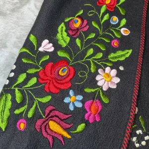 Vintage Women's Size Large Black Felt Vest Floral Embroidered Folk Art Boho thumbnail 11