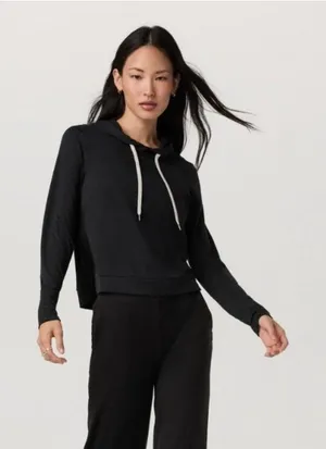 Vuori Halo Essential Crop Hoodie DreamKnit Black Large thumbnail 1