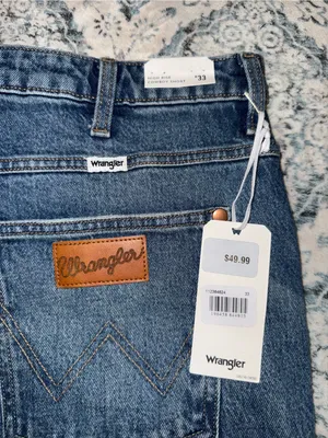 Wrangler Women's Medium Blue Denim Cutoff Shorts thumbnail 3