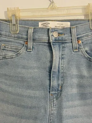 Levi's Signature Heritage High Rise Skinny Women's 6 Waist 28" Light Jeans thumbnail 2