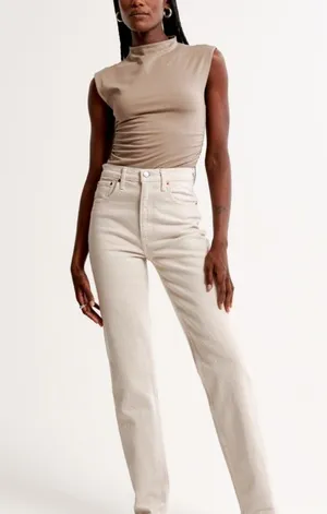 Abercrombie & Fitch Women's - Ultra High Rise 90s Straight Jeans thumbnail 1