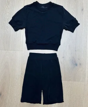 Skims Cropped Tee & Bike Shorts Set Size XS Black thumbnail 1