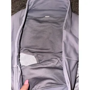 Lululemon shorts thumbnail 2