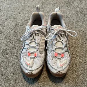 Nike Air Max 98 Summit White‎ Metallic Rose Gold CI9907-100 Womens 8.5 Sneaker thumbnail 3