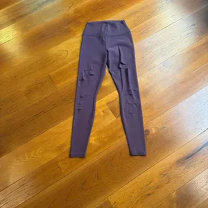 Alo Yoga high waisted ripped Warrior Leggings size M‎ thumbnail 4