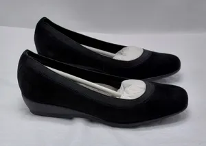 Trotters Wedge Pumps Women's Size 6.5N Narrow Black Suede Comfort Shoes thumbnail 1