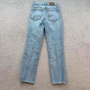Madewell The Perfect Crop Jeans Light Wash Distressed Raw Hem Size 24 thumbnail 2