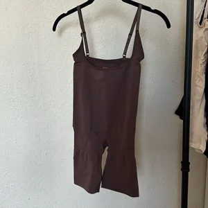 SKIMS shapewear bodysuit seamless sculpt open bust bodysuit cocoa NWOT size 2X thumbnail 5