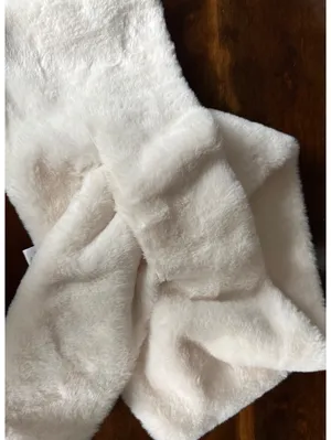 Cozy Cream Faux Fur Scarf - One Size thumbnail 1