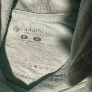 Columbia women’s Light Green Hoodie thumbnail 4