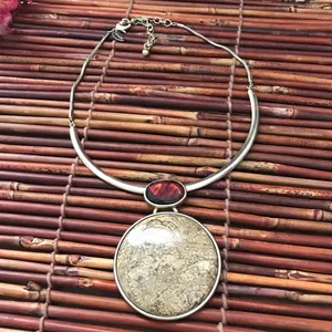 Chico’s Stunning Collar Gold Tone Necklace thumbnail 4