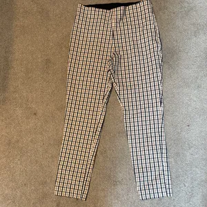 A New Day Nude Black Plaid High Rise Elastic Waist Ankle Pants Size 6 thumbnail 2
